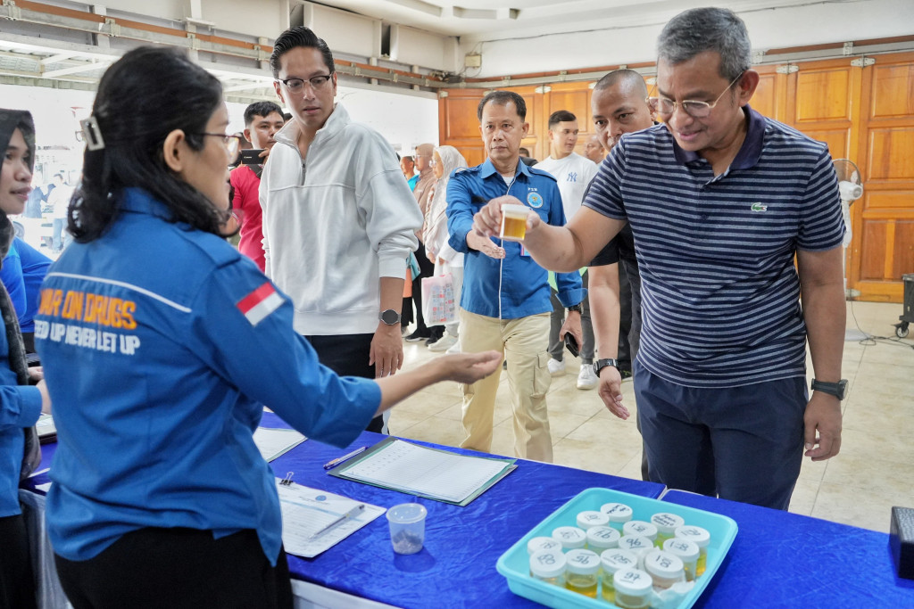 Camat dan Lurah se Kota Medan Tes Urine, Rico Waas: Menggalakkan Anti Narkoba Harus Dari Diri Sendiri