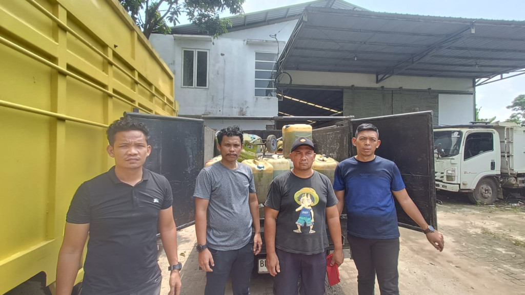 Polda Sumut Ungkap Penimbunan BBM Bersubsidi di Deli Serdang, Dua Pelaku Ditangkap